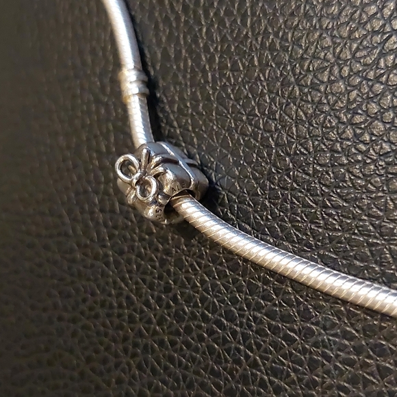 PANDORA Sterling Silver Present Charm - Picture 6 of 7